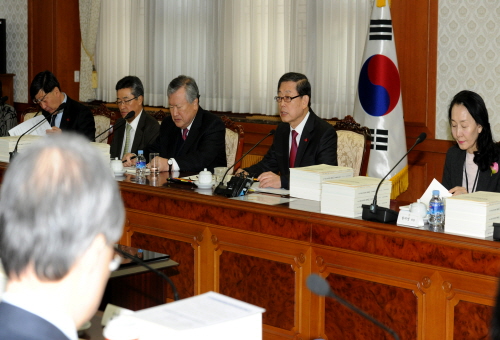 ��Ȳ�� �����Ѹ��� 12�� ������ �����߾�û�翡�� ���� ��7�� ���������������ȸ�� ����, ��ι߾��� �ϰ� �ִ�.