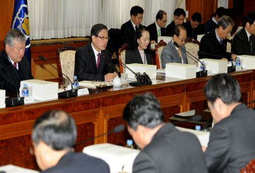 ��Ȳ�� �����Ѹ��� 12�� ������ �����߾�û�翡�� ���� ��7�� ���������������ȸ�� ����, ��ι߾��� �ϰ� �ִ�.