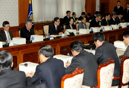 ��Ȳ�� �����Ѹ��� 12�� ������ �����߾�û�翡�� ���� ��7�� ���������������ȸ�� ����, ��ι߾��� �ϰ� �ִ�.