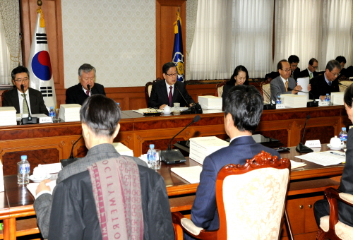 ��Ȳ�� �����Ѹ��� 12�� ������ �����߾�û�翡�� ���� ��7�� ���������������ȸ�� ����, ��ι߾��� �ϰ� �ִ�.